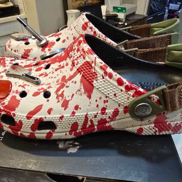 Crocs Classic Clog Friday The 13th 212073-90H Size 10 Mens New JASON VORHEES NEW - Picture 7 of 13